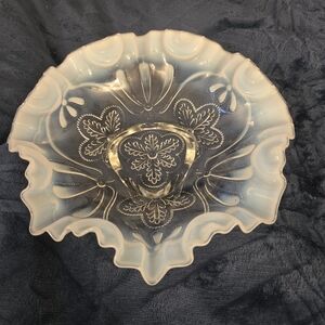 VINTAGE JEFFERSON WHITE OPALESCENT MEANDER 9" RUFFLED FOOTED BOWL
